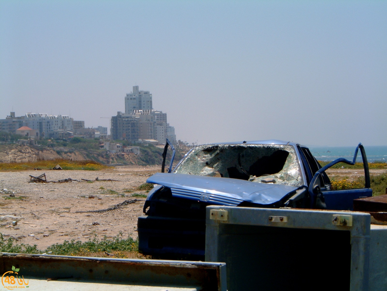 صور لبقايا بيوتنا المتناثرة على شاطئ العجمي بمدينة يافا 